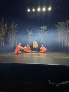 Characters on stage during a performance of The Flamingos’ Stockings by La Hermosa Compañía (Chile)